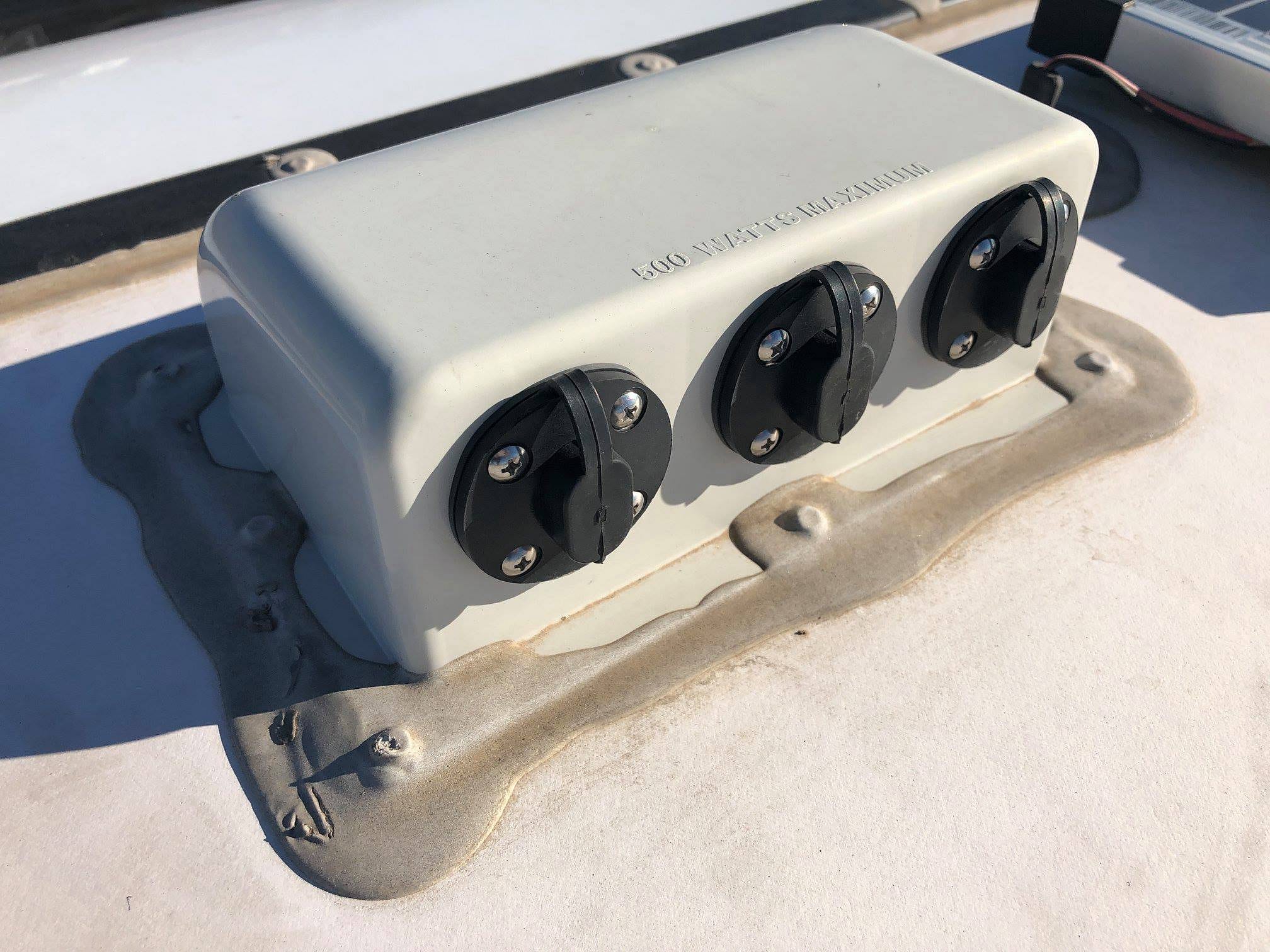 Unsafe Zamp Rooftop Solar Combiner Box