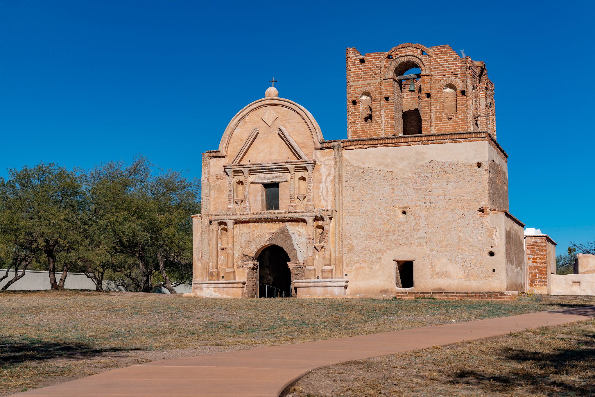 Paths around Tumacácori National Historical Park